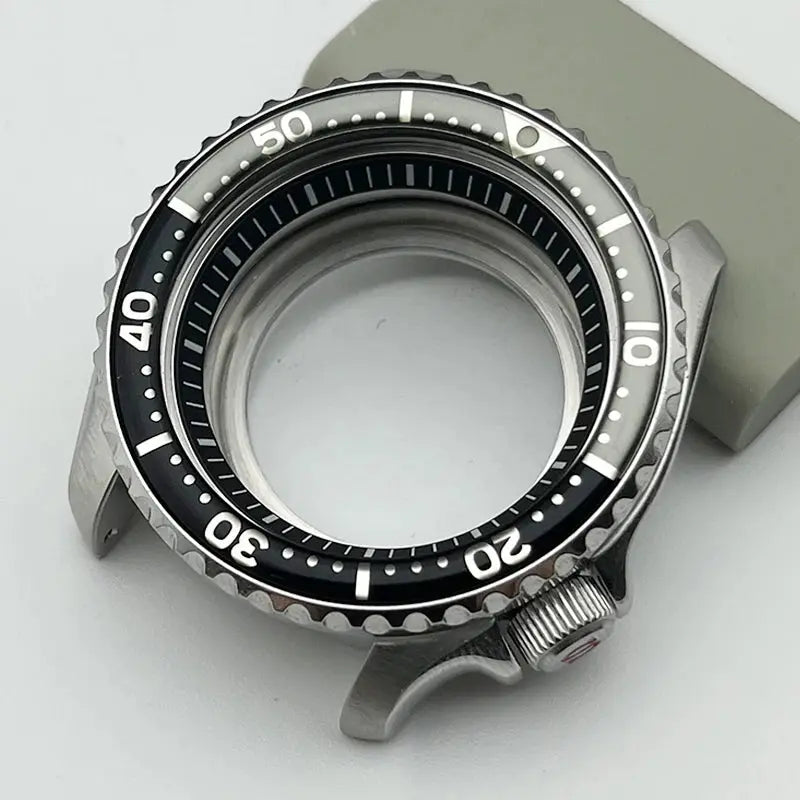 SKX007 Stainless Steel Case for NH34/NH35/NH36/4R/7S, 41mm Sapphire Mirror, 22mm Lug - STRAPS